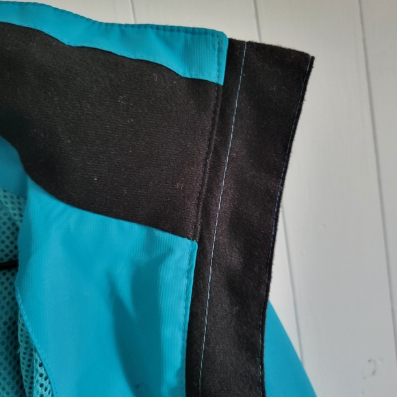 Rain Jacket / Shell - Picture 6 of 7